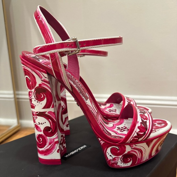 Dolce & Gabbana Printed Polished Calfskin Platform Sanadals - Picture 2 of 7